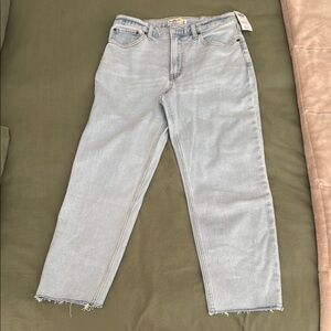 Abercrombie the mom high rise Jean
